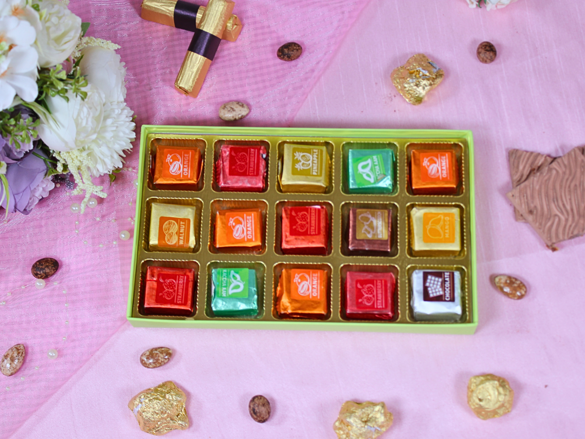 Gold Roses Green (Covered) Chocolate Box - 15 pcs