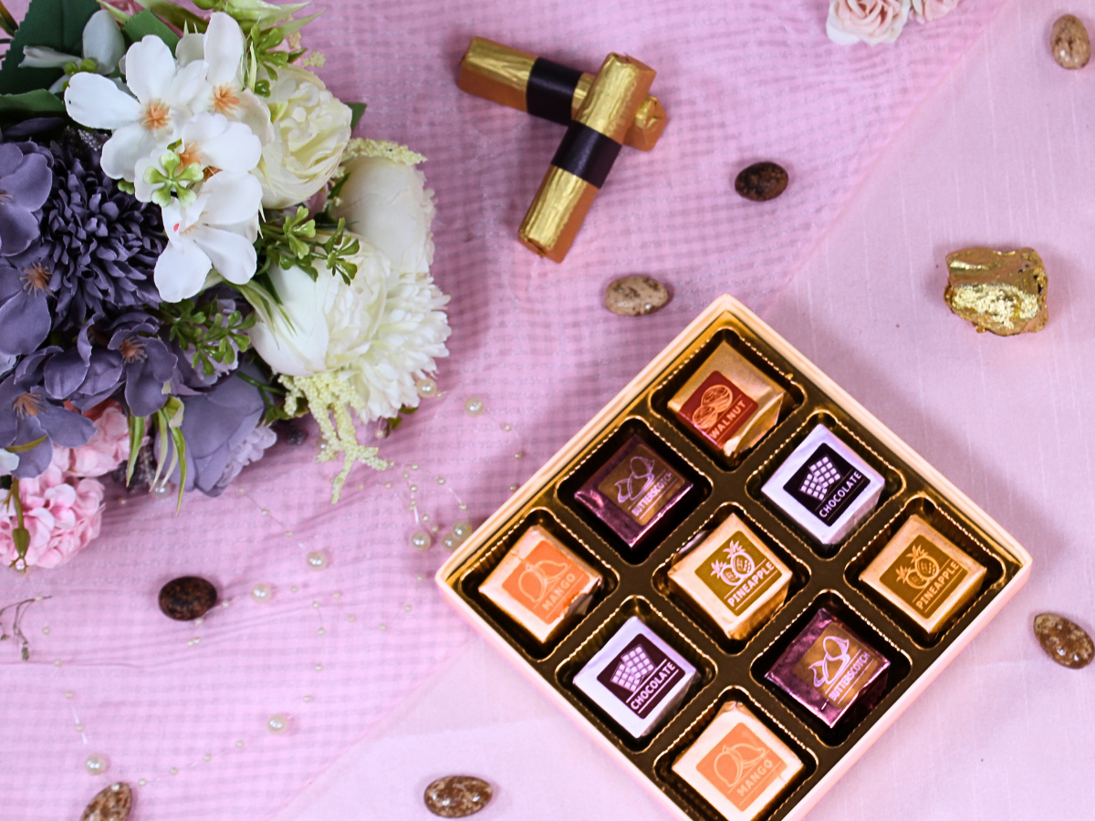Gold Roses Pink (Covered) Chocolate Box - 9 pcs