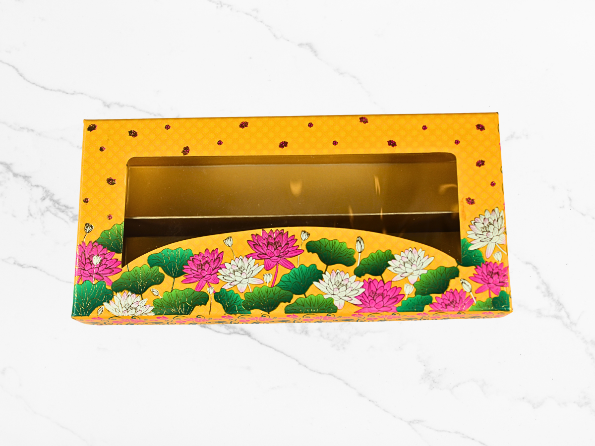 Vatika Lotus Petal View - Vatika (Window) Sweet Box -1/4 kg